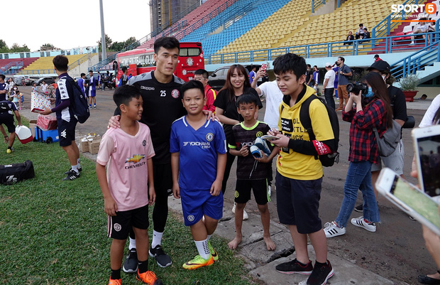 Cho đi là nhận lại, thủ môn Bùi Tiến Dũng có sẵn sàng tiên phong cho điều cực hiếm tại V.League?-2