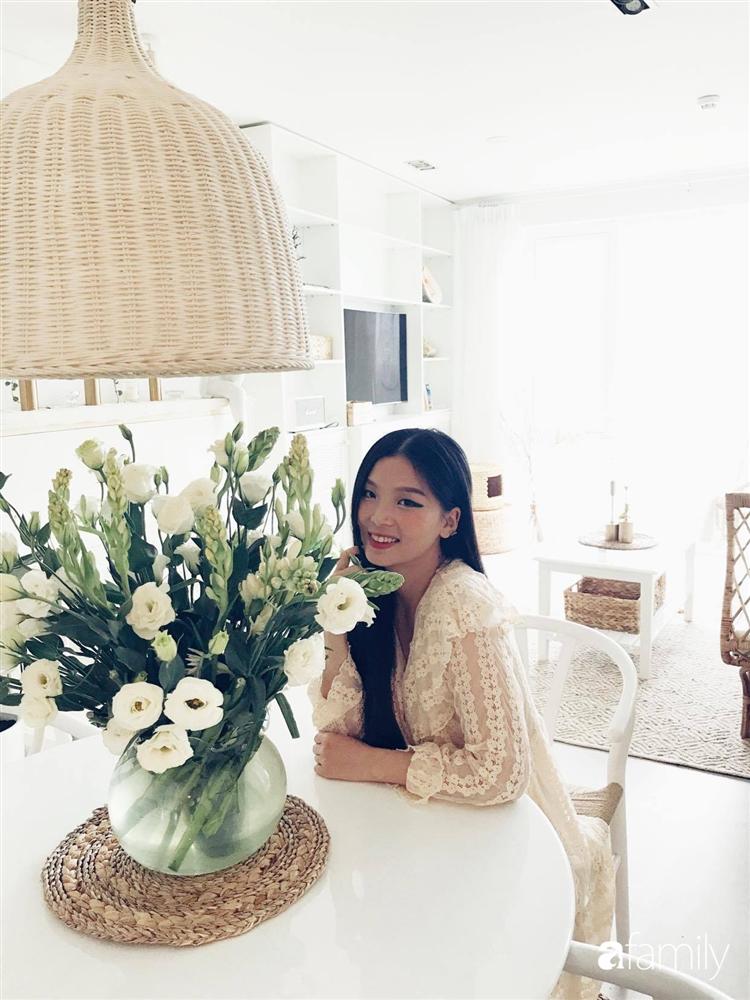 Căn hộ 80m² view sông Hồng đẹp như thơ nhờ cách tự décor nội thất mộc mạc của mẹ đơn thân xinh đẹp-1