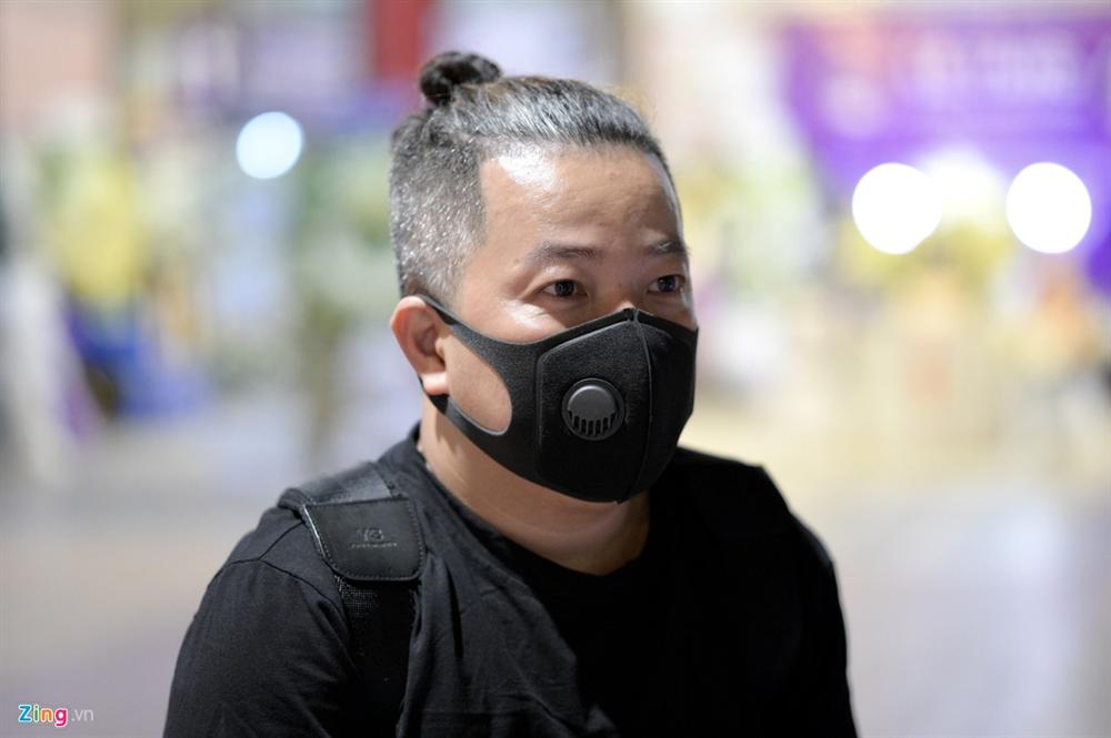 Trấn Thành, Hari Won viếng Mai Phương lúc khuya-5