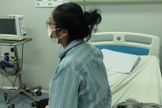 Cô gái mắc Covid-19 đầu tiên ở Hà Nội xuất viện