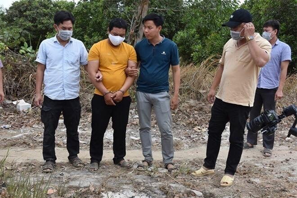 Dừng xe chở cô gái có bạn tiếp xúc gần với ca Covid-19, đưa 29 người đi cách ly-2