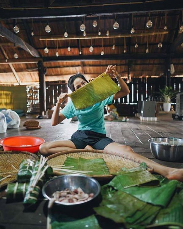 Diện đồ làm ruộng đến ngân hàng, HHen Niê đích thị là nàng Hậu ăn mặc bình dân nhất Vbiz-6