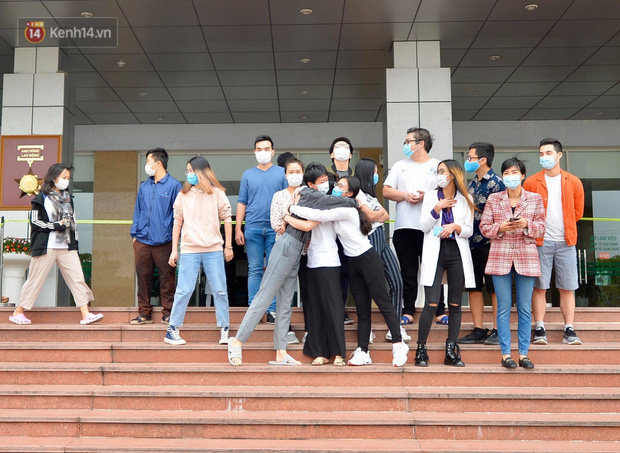 Ảnh: Bệnh nhân thứ 17 và 26 ca mắc Covid-19 khác khỏi bệnh-2