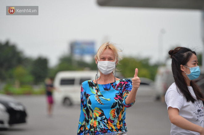 Ảnh: Bệnh nhân thứ 17 và 26 ca mắc Covid-19 khác khỏi bệnh-6