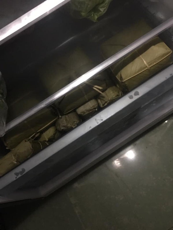 Cuối tháng 3 mà con cháu vẫn quây quần đông đủ ở nhà, nhiều gia đình rủ nhau gói bánh chưng để... đón Tết” lần hai-6