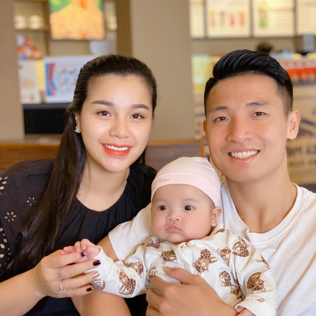 Bùi Tiến Dũng đúng chuẩn ông chồng kiểu mẫu: Hết chăm con lại xắn tay vào bếp phụ vợ làm đồ ăn bán hàng khi nghỉ dịch-4