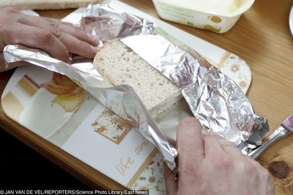 8 vật dụng quen thuộc trong gia đình có thể biến thành độc hại nếu sử dụng không đúng cách-1