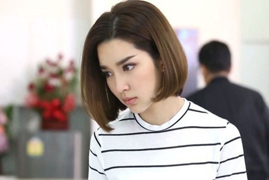 Chồng cũ ôm bó hồng đỏ rực đến bày tỏ khiến tôi vui vẻ mơ về tương lai đoàn tụ, ngờ đâu sáng hôm sau lên facebook tôi chết điếng với những gì nhìn thấy