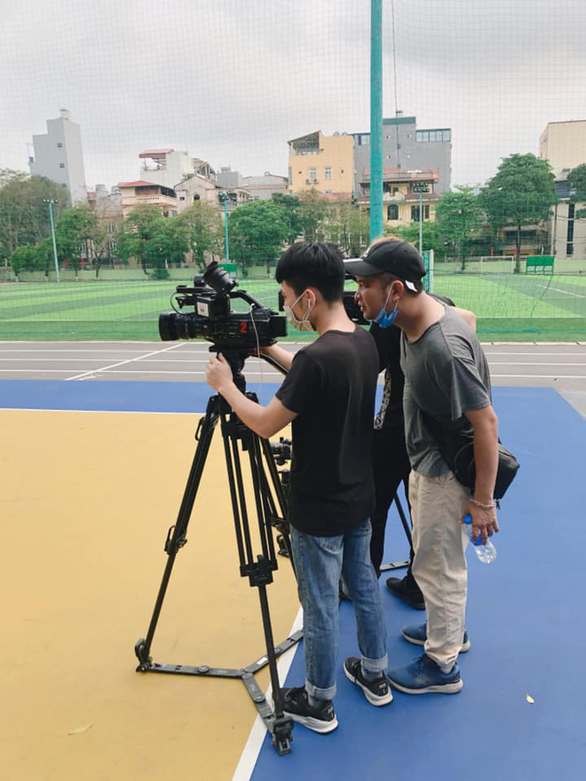 Học thể dục online mà đầu tư xịn xò như quay MV, trường Đại học chất nhất mùa Covid-19 đây rồi!-6