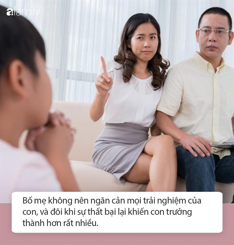 Những sai lầm của bố mẹ khiến con lớn lên chẳng khác gì chú gà công nghiệp luôn co ro sợ hãi-2