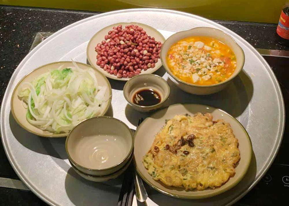 Ở nhà mùa dịch: Vợ bất ngờ với bí mật chồng chưa bao giờ thể hiện-1