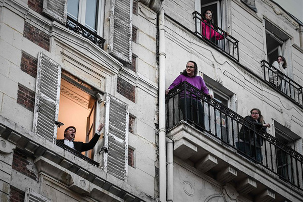 Ký ức của bệnh nhân mắc Covid-19 thoát chết sau 9 ngày thở bằng máy-3