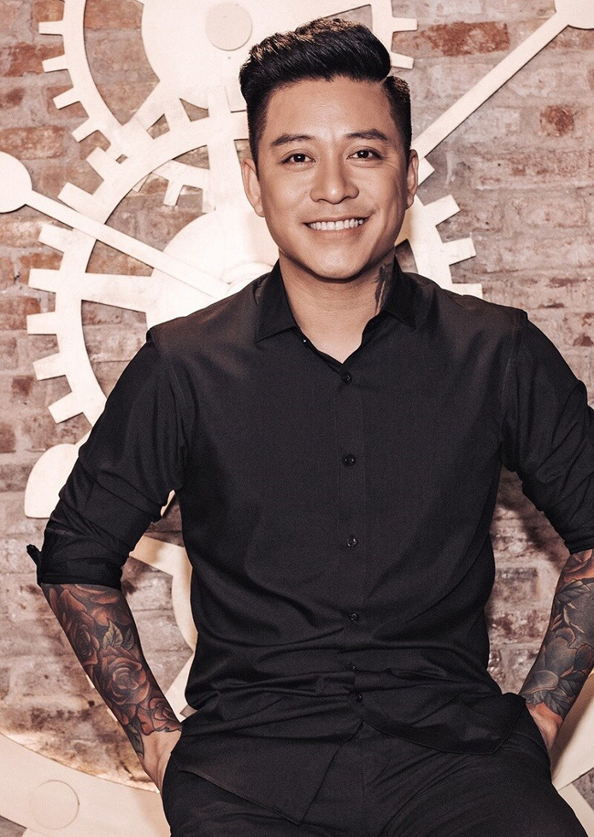 Showbiz Việt chuyển mình thời Covid-19: Tuấn Hưng diễn online, khán giả chuyển khoản, Sam - Ngô Kiến Huy làm họp báo qua livestream-1