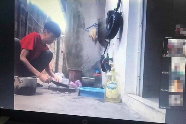 Giáo viên yêu cầu bật camera để kiểm tra bài cũ, chiêu đối phó của học sinh láu cá khiến tất cả cạn lời-12