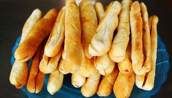 Một lời rao bán hết 700 bánh mỳ, 5.000 bông hồng, yên tâm nghỉ chống dịch-1