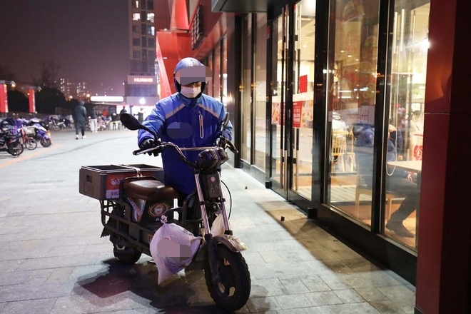 Nhà nhà đi chợ online, shipper được mùa ship hàng, đi chợ mua đồ ăn, kiếm rủng rỉnh gần triệu/ngày-2