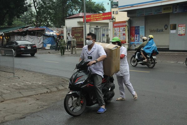 Hà Nội bắt đầu đón bệnh nhân làm xét nghiệm nhanh COVID-19, cho kết quả trong 10 phút-4
