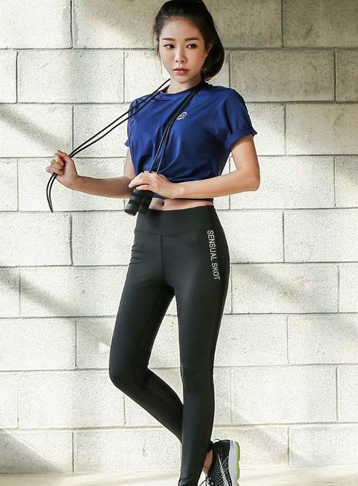 Quen gợi cảm, sang trọng, bà xã Tuấn Hưng diện đồ thể thao trông trẻ trung hơn hẳn-8