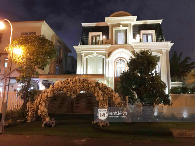 Bảo Thy khoe hoạt động tăng cường sức khoẻ mùa dịch, nhưng dân tình chỉ dán mắt vào toà lâu đài nhà chồng phía sau-2