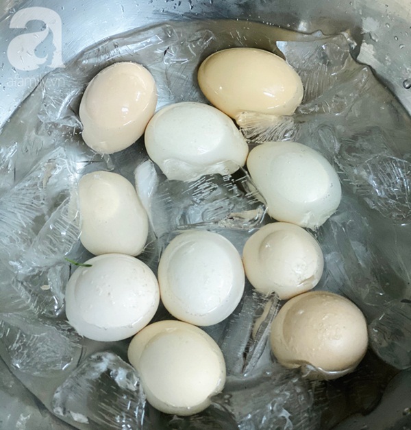 Vụng mấy cũng làm được trứng ngâm xì dầu ăn siêu ngon-5