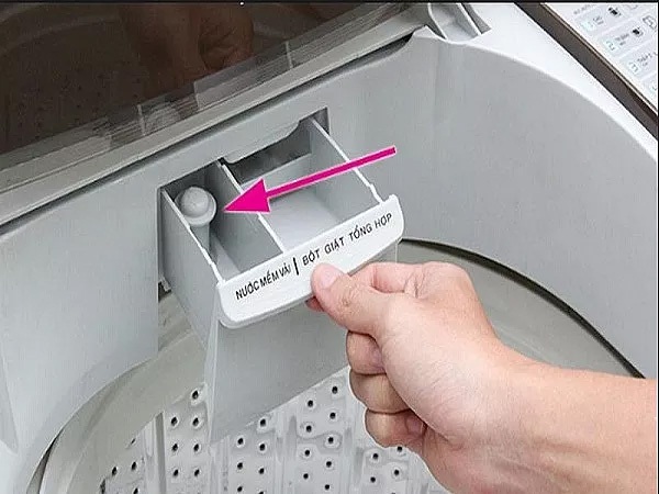 Nhỡ quên khăn giấy trong túi quần áo khi bỏ vào máy giặt chị em đừng tự trách mình não cá vàng, mẹo cực hay này sẽ giúp bạn-2