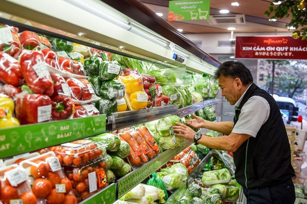 Ngày đầu cách ly, hàng la liệt ngoài chợ, chất đống trong siêu thị-26