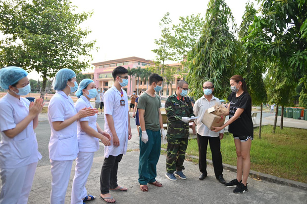 Võ Hoàng Yến ghi điểm bằng hành động đẹp: Cùng mọi người trong khu cách ly quyên góp 61 triệu hỗ trợ phòng dịch Covid-19-4