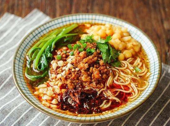 Nấu mì, đợi nước sôi cho vào là sai, nhớ 3 mẹo đảm bảo mì dai ngon không dính-1