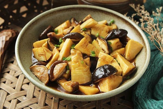 Măng xào thì ai cũng biết, nhưng xào với nguyên liệu này thì 90% các mẹ chưa từng thử qua