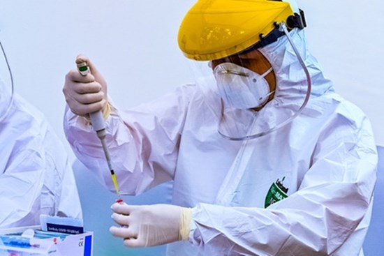 Thêm 5 ca mắc COVID-19, 1 người của công ty Trường Sinh, Việt Nam có 212 ca
