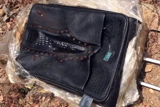 Thi thể trong vali ở Khánh Hòa, bí ẩn về chiếc rèm màu xanh