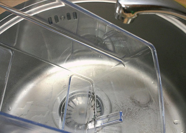 Ám ảnh mùi cá ám ở tủ lạnh, áp dụng ngay mẹo sau để mùi tanh biến mất-9