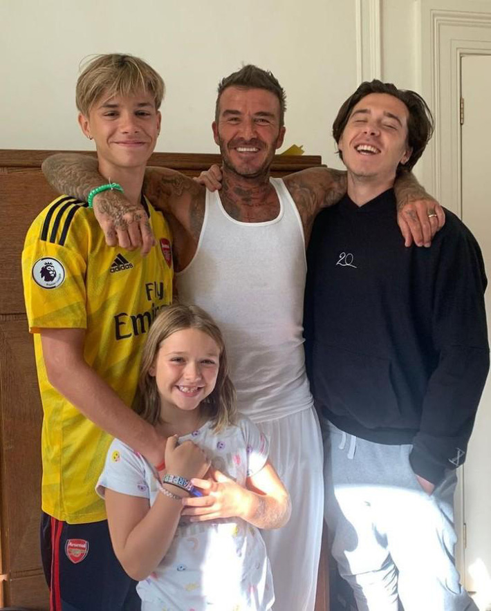 Người đàn ông quyến rũ nhất và những vết rạn trên biểu tượng toàn bích-5