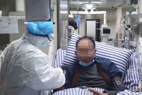 Trắng đêm giành giật sự sống cho bệnh nhân Covid-19 nặng