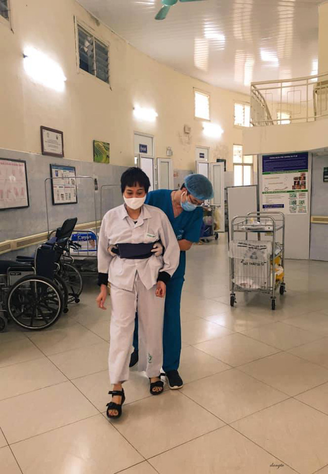 Những hình ảnh cảm động bên trong bệnh viện Bạch Mai-5