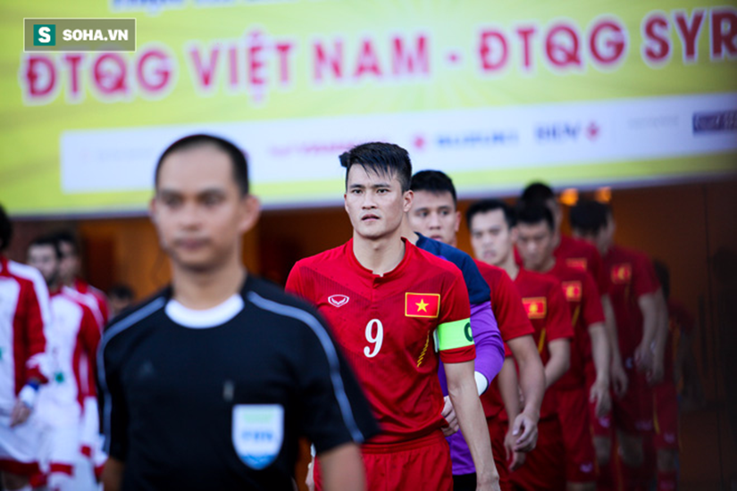 Lê Công Vinh: Huyền thoại tiên phong hay kẻ lạc loài giữa vũng bùn bóng đá Việt Nam?-1