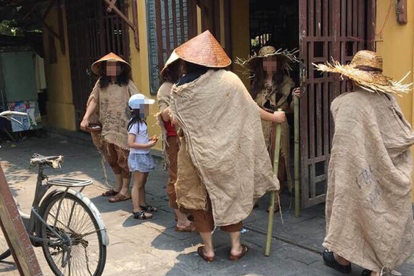 Công an thông tin về nhóm người giả ăn xin quay clip đăng Facebook ở Hội An-3
