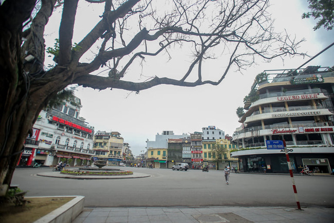Hà Nội buổi sáng đầu tiên sau chỉ thị cách ly toàn xã hội-5