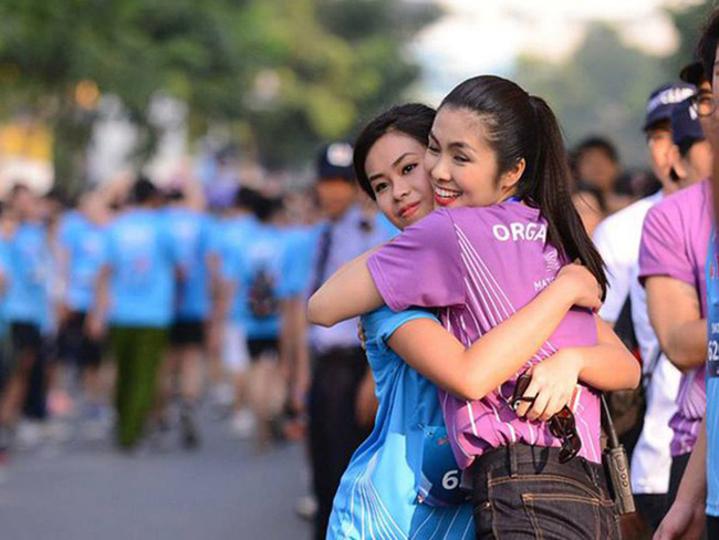 Sau Phillip Nguyễn, Hà Tăng cũng nồng nhiệt đón chào Tiên Nguyễn xuất viện, khẳng định mối quan hệ chị dâu em chồng tốt đẹp-1