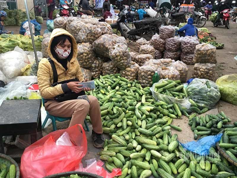 Ngày đầu cách ly, hàng la liệt ngoài chợ, chất đống trong siêu thị-2