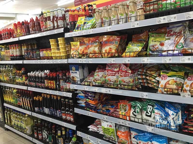 Ngày đầu cách ly, hàng la liệt ngoài chợ, chất đống trong siêu thị-11