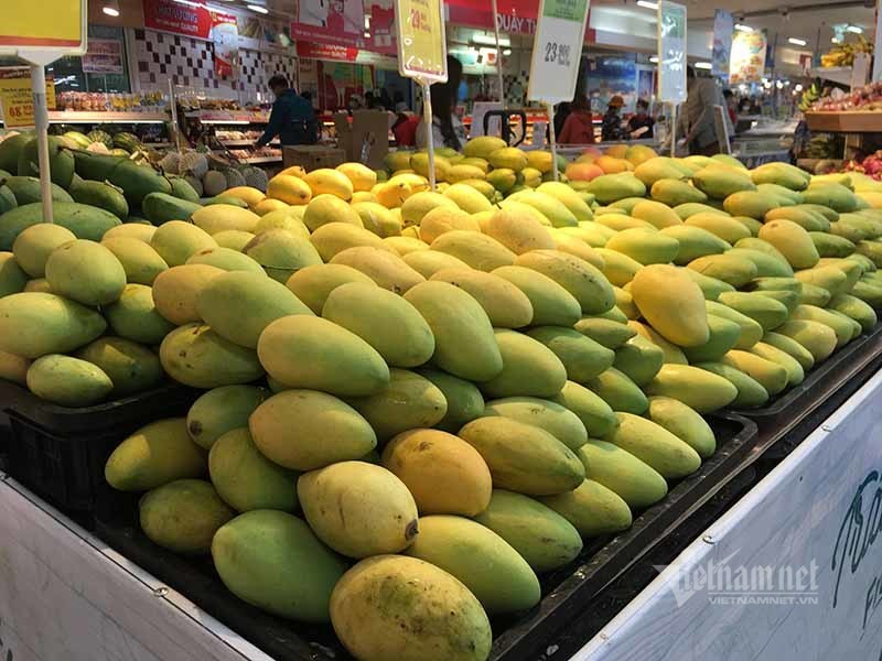 Ngày đầu cách ly, hàng la liệt ngoài chợ, chất đống trong siêu thị-19