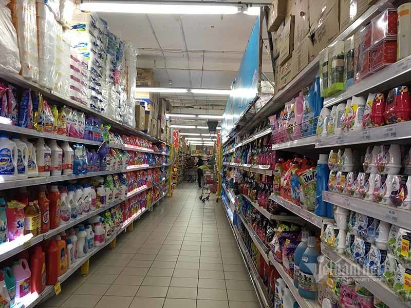 Ngày đầu cách ly, hàng la liệt ngoài chợ, chất đống trong siêu thị-23