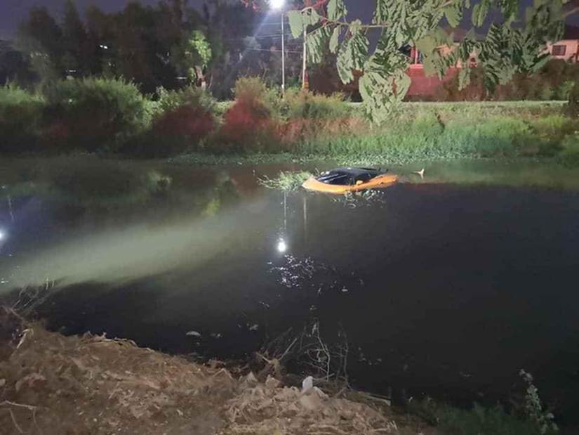 Hình ảnh siêu xe bạc tỷ ngụp lặn dưới sông, nguyên nhân kiến dân mạng xôn xao-4