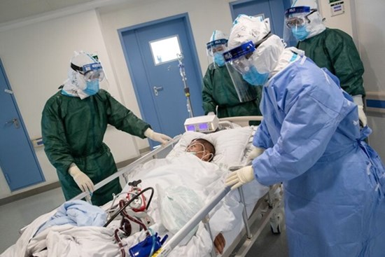 Một bệnh nhân nhiễm virus trong 49 ngày nhưng có rất ít triệu chứng