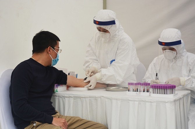 2 điểm dã chiến Hà Nội ghi nhận 7 người dương tính với Covid-19-2