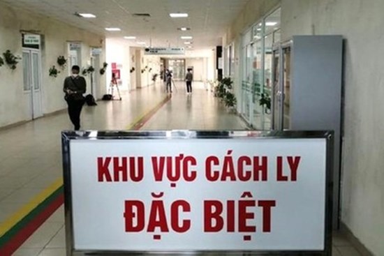 Thêm 4 người mắc COVID-19, trong đó 3 ca trở về từ nước ngoài, Việt Nam có 222 ca