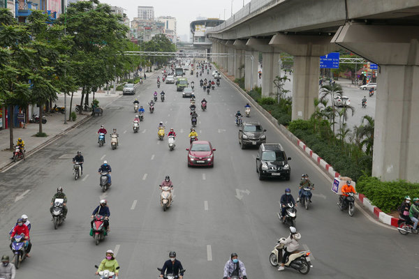 Dự báo thời tiết 2/4, Hà Nội rét, Sài Gòn nắng nóng-1