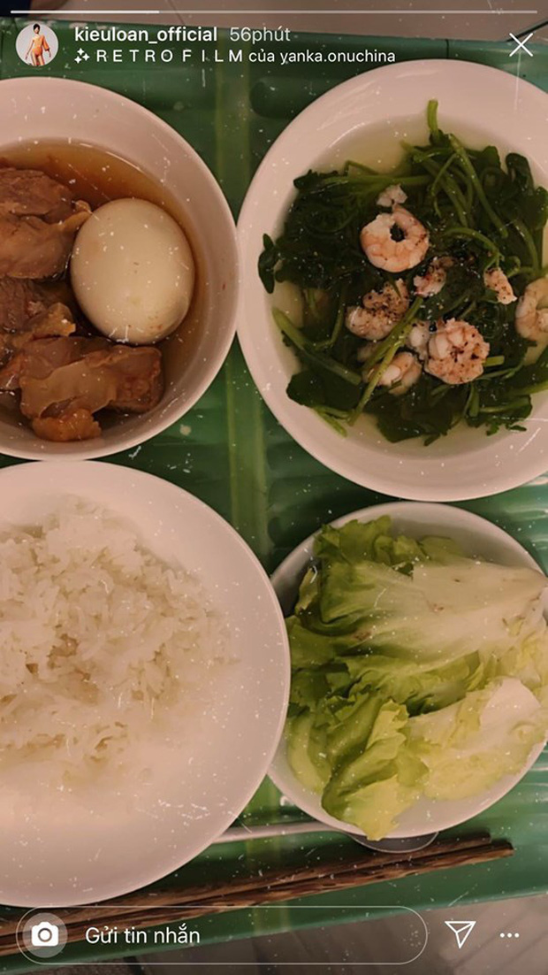 Không nhà hàng đắt đỏ, sao Vbiz tiết kiệm với mâm cơm nhà mùa dịch: Tóc Tiên nịnh chồng món ngon, Băng Di nấu bữa chỉ 50K-16