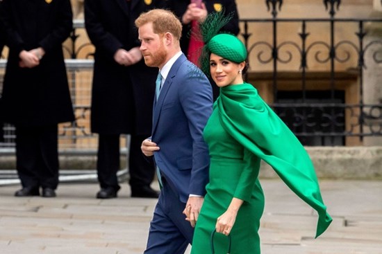 Meghan Markle bị đánh giá là hành xử như thiếu niên hư hỏng còn Harry trở nên chua chát, không còn là chính mình